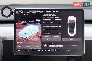 Седан Tesla Model 3 2022 в Львове