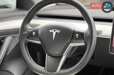 Седан Tesla Model 3 2022 в Львове
