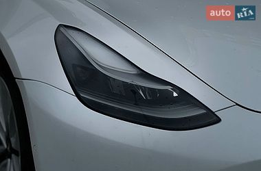 Седан Tesla Model 3 2022 в Львове