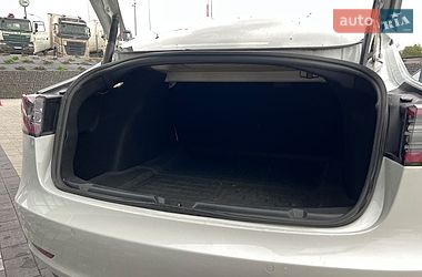 Седан Tesla Model 3 2022 в Львове