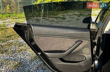 Седан Tesla Model 3 2021 в Львове