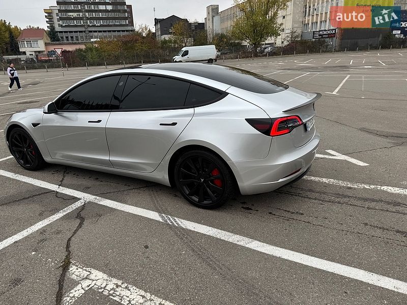 Седан Tesla Model 3 2022 в Ивано-Франковске
