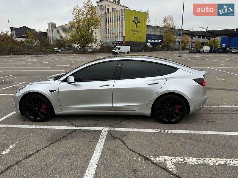 Седан Tesla Model 3 2022 в Ивано-Франковске