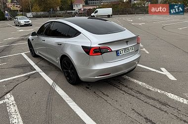 Седан Tesla Model 3 2022 в Ивано-Франковске