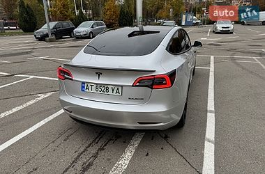 Седан Tesla Model 3 2022 в Ивано-Франковске