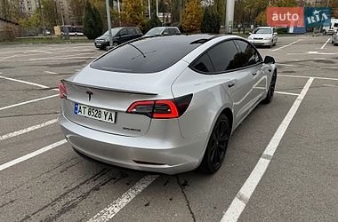 Седан Tesla Model 3 2022 в Ивано-Франковске