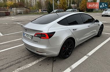Седан Tesla Model 3 2022 в Ивано-Франковске