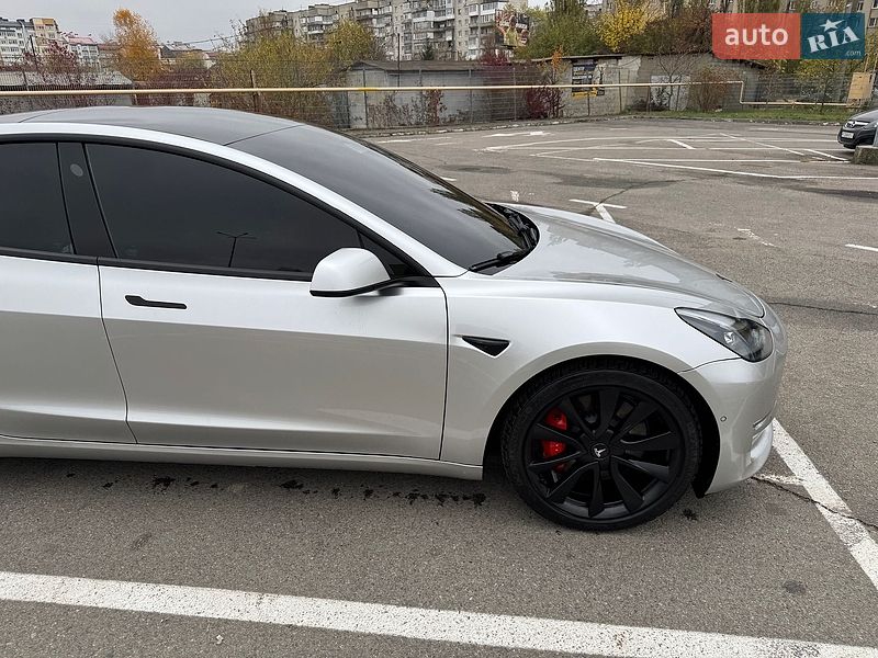Седан Tesla Model 3 2022 в Ивано-Франковске