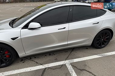 Седан Tesla Model 3 2022 в Ивано-Франковске