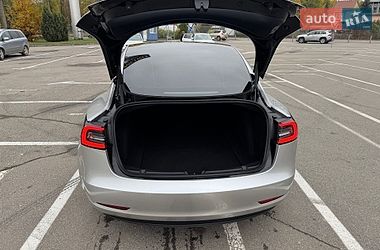 Седан Tesla Model 3 2022 в Ивано-Франковске