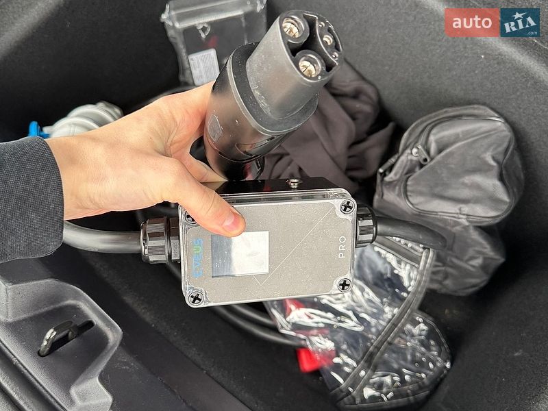 Седан Tesla Model 3 2022 в Ивано-Франковске