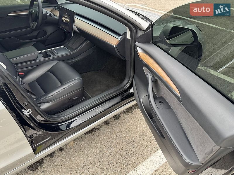 Седан Tesla Model 3 2022 в Ивано-Франковске