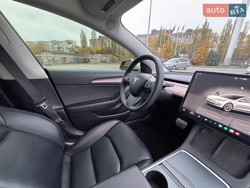 Седан Tesla Model 3 2022 в Ивано-Франковске
