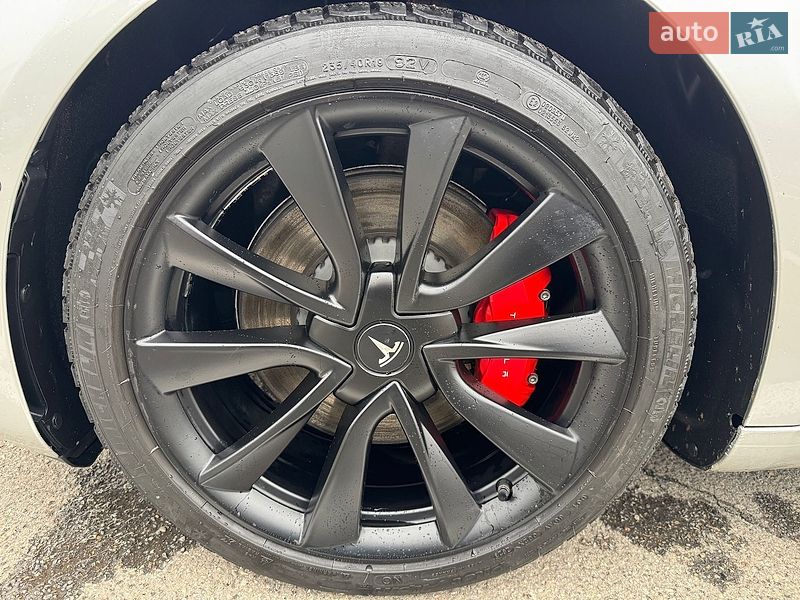 Седан Tesla Model 3 2022 в Ивано-Франковске