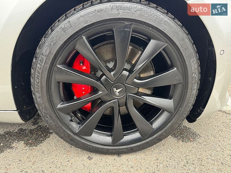 Седан Tesla Model 3 2022 в Ивано-Франковске