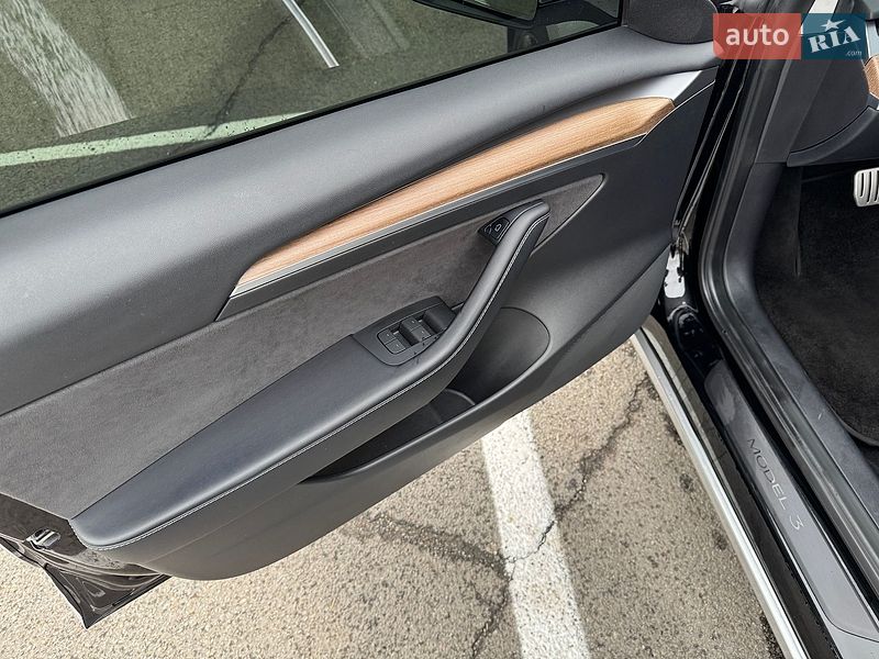 Седан Tesla Model 3 2022 в Ивано-Франковске