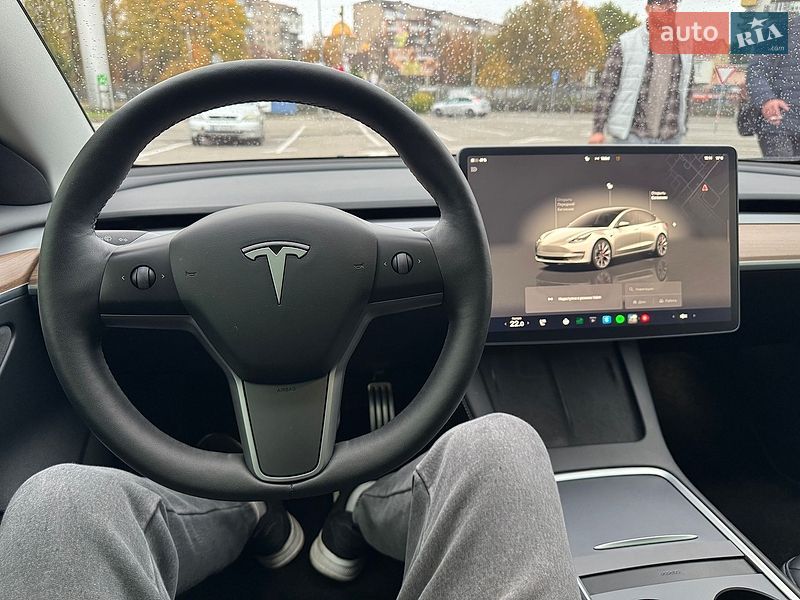 Седан Tesla Model 3 2022 в Ивано-Франковске