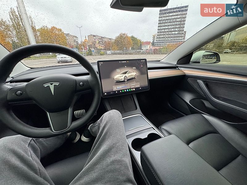 Седан Tesla Model 3 2022 в Ивано-Франковске