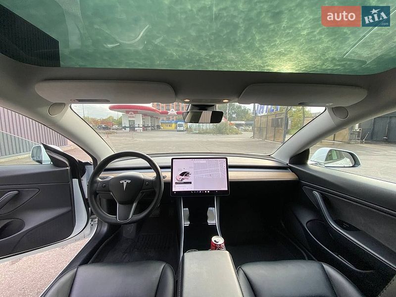 Седан Tesla Model 3 2020 в Дніпрі
