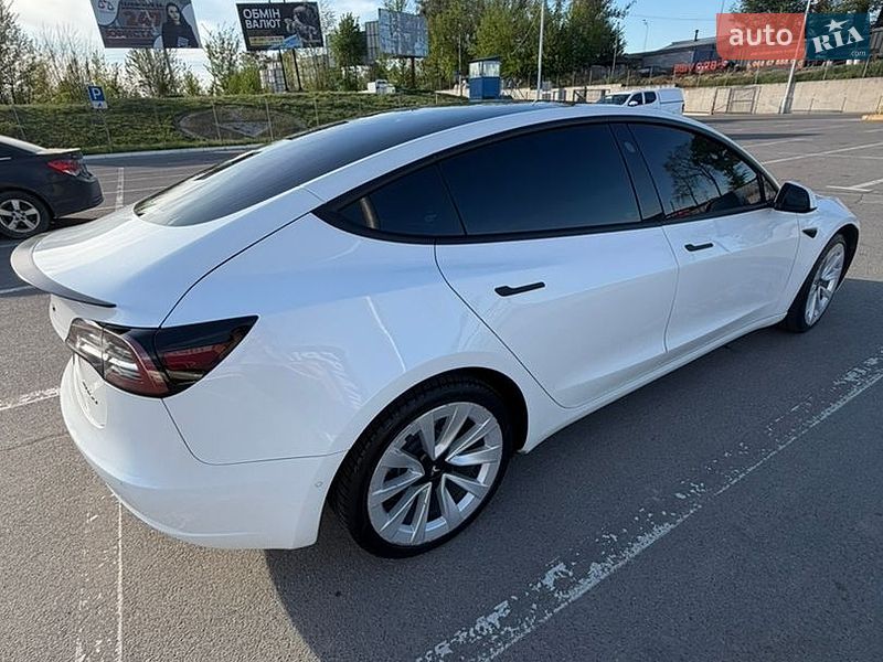 Седан Tesla Model 3 2020 в Виннице