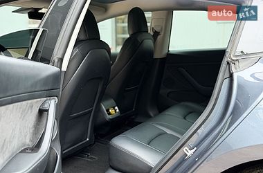 Седан Tesla Model 3 2022 в Києві