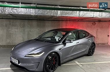 Седан Tesla Model 3 2024 в Киеве