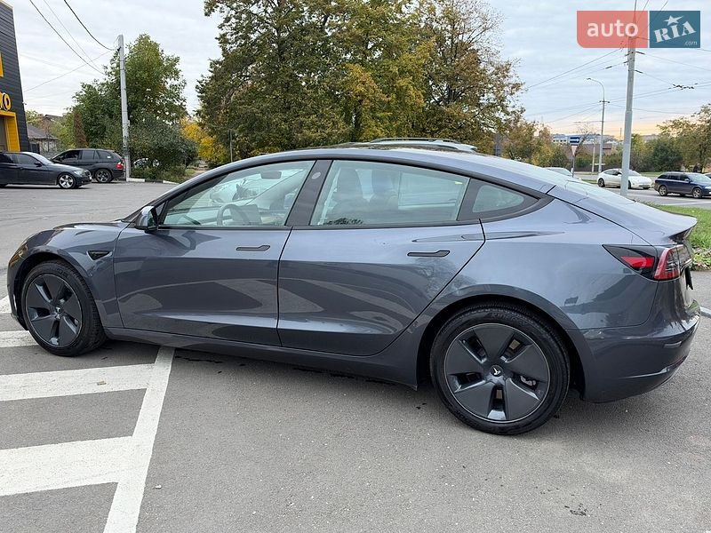 Седан Tesla Model 3 2023 в Харкові