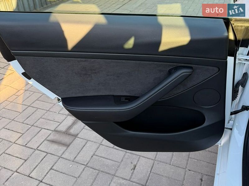 Седан Tesla Model 3 2023 в Нововолынске фото 18 Седан Tesla Model 3 2023 в Нововолынске