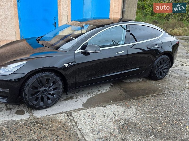 Седан Tesla Model 3 2018 в Білгороді-Дністровському