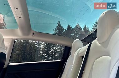 Седан Tesla Model 3 2023 в Києві