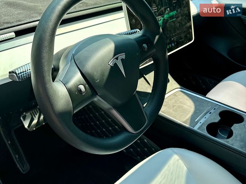 Седан Tesla Model 3 2023 в Києві