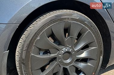 Седан Tesla Model 3 2023 в Києві