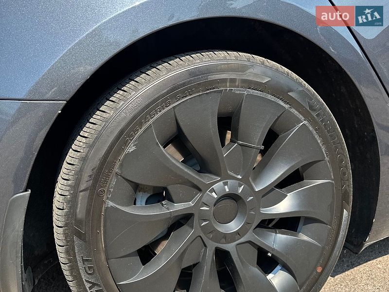 Седан Tesla Model 3 2023 в Києві