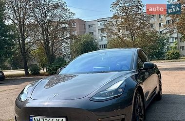 Седан Tesla Model 3 2023 в Києві