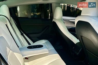 Седан Tesla Model 3 2023 в Києві