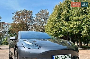Седан Tesla Model 3 2023 в Києві