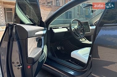 Седан Tesla Model 3 2023 в Києві