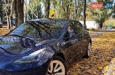 Седан Tesla Model 3 2021 в Кривому Розі