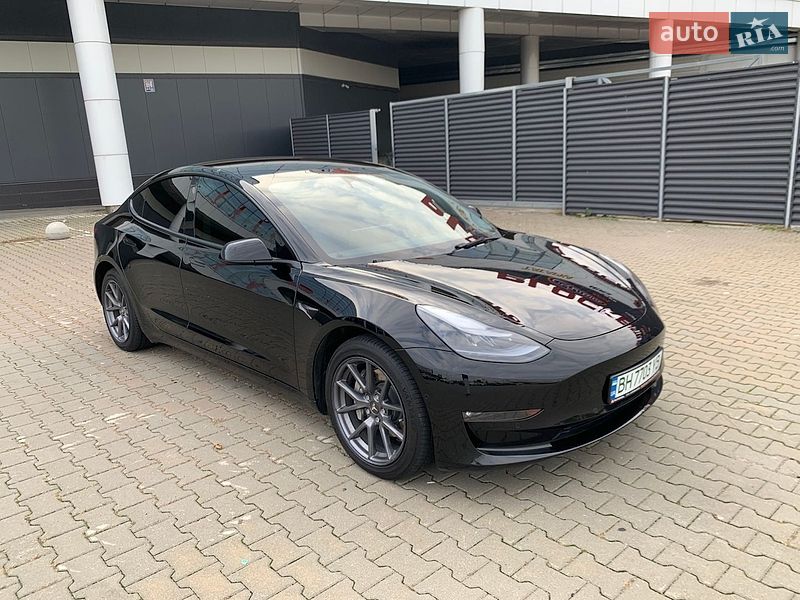 Седан Tesla Model 3 2022 в Києві
