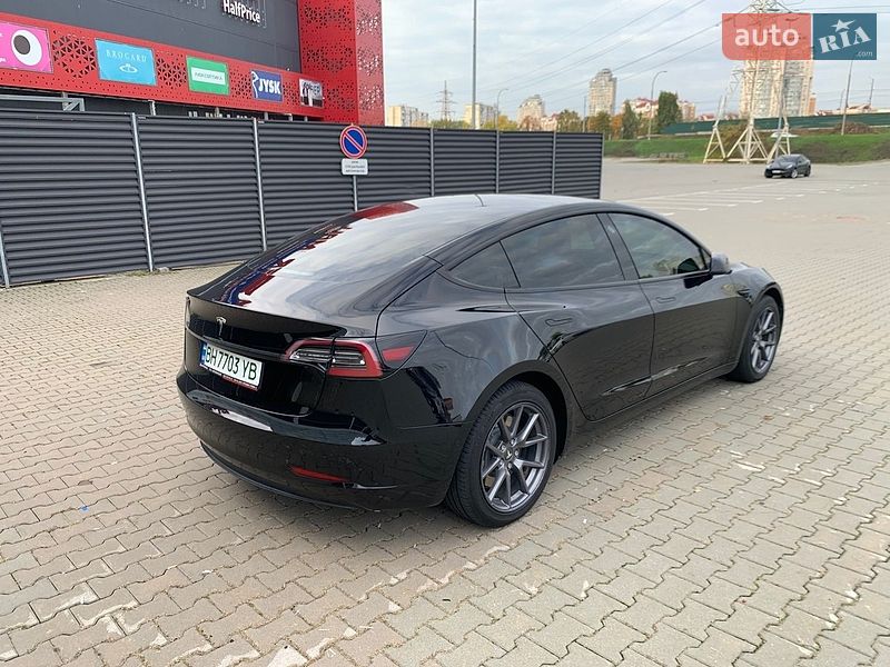Седан Tesla Model 3 2022 в Києві