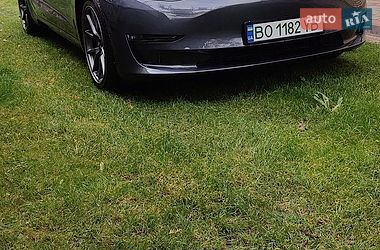 Седан Tesla Model 3 2022 в Тернополе