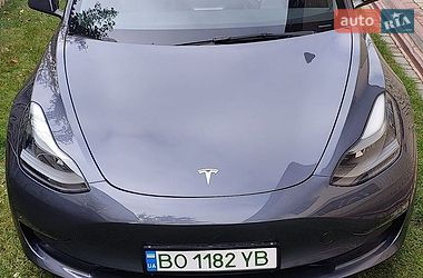 Седан Tesla Model 3 2022 в Тернополе