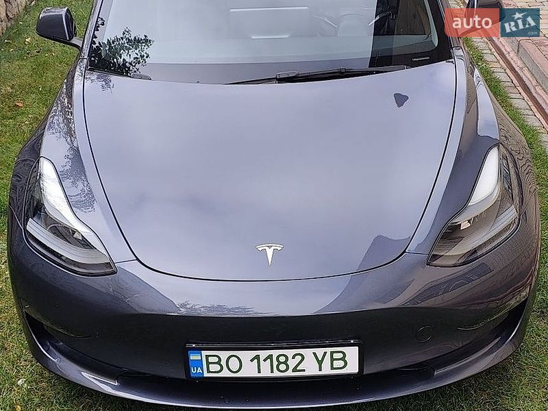 Седан Tesla Model 3 2022 в Тернополе