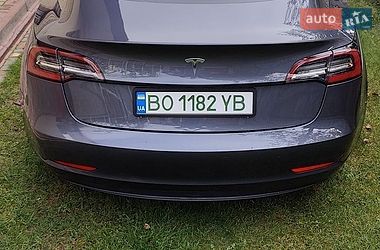 Седан Tesla Model 3 2022 в Тернополе