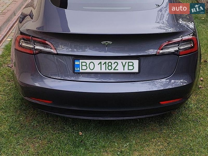 Седан Tesla Model 3 2022 в Тернополе