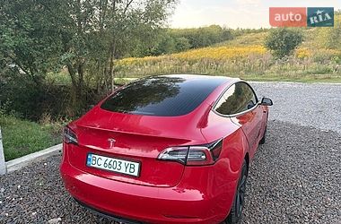 Седан Tesla Model 3 2020 в Львові