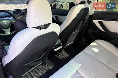 Седан Tesla Model 3 2020 в Львові