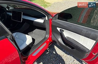 Седан Tesla Model 3 2020 в Львові