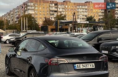 Седан Tesla Model 3 2023 в Дніпрі