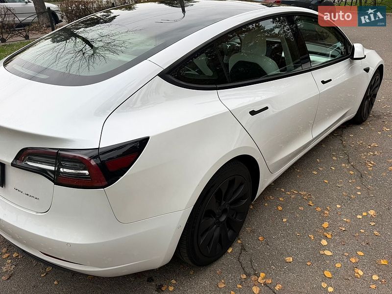 Седан Tesla Model 3 2020 в Києві